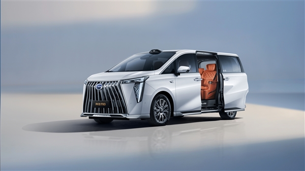 长超5米2的大七座MPV 广汽传祺向往M8宗师上市：26.99万起