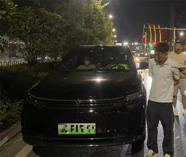 男子酒驾被查申辩称用的智驾模式 交警:酒后智驾也是酒驾