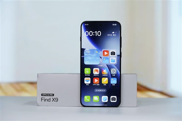 7025mAh超大电池！OPPO Find X9图赏