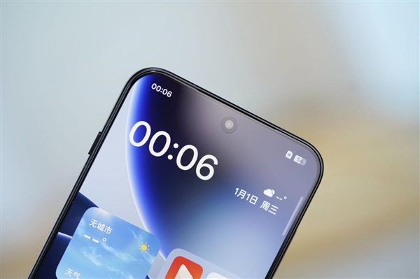7025mAh超大电池！OPPO Find X9图赏