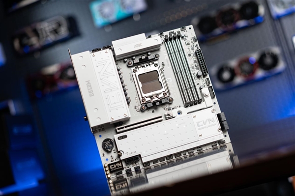 七彩虹B850主板送福利了!白送最高500元E卡