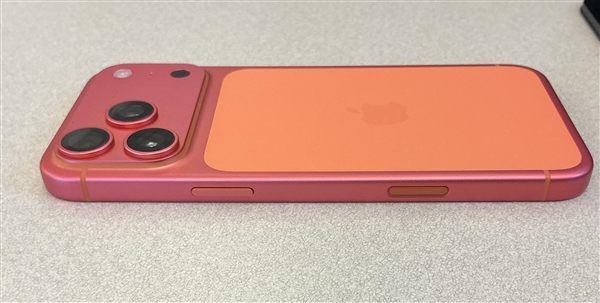 iPhone 17 Pro机身褪色 博主：无法避免