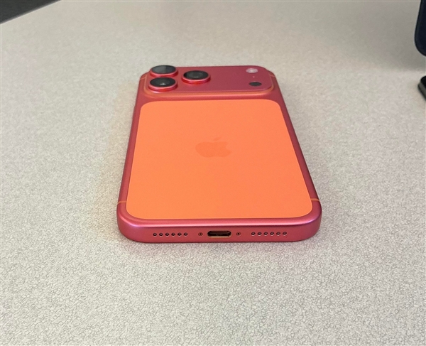iPhone 17 Pro机身褪色 博主：无法避免