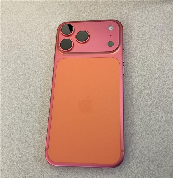 iPhone 17 Pro机身褪色 博主：无法避免