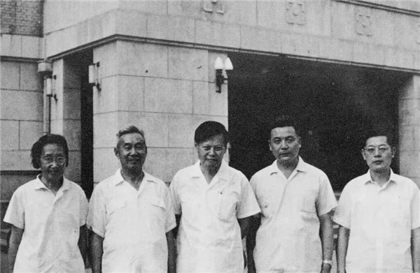 杨振宁走了 物理学的黄金时代落幕了