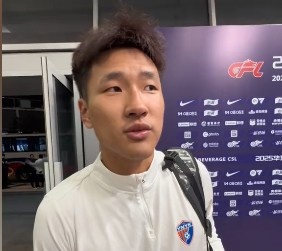 张宸梁：今年有这么多机会很珍惜，希望接下来的比赛能进一个球