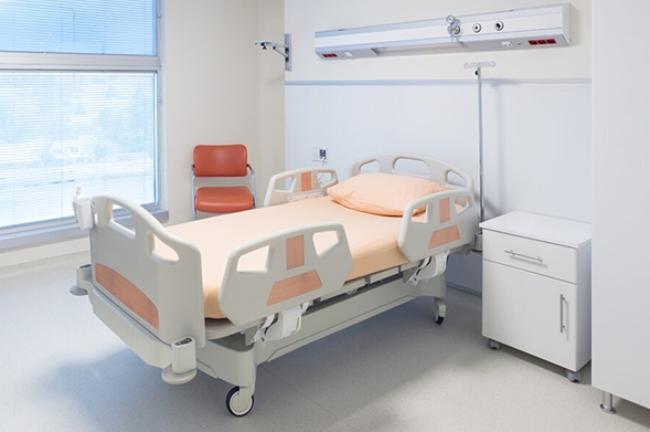 67岁大爷以为捡到白酒喝进ICU 医生：实为防冻液 20毫升可致命