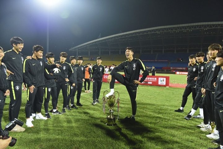 昔日恩怨！韩国队11月将再次参加熊猫杯，2019年踩奖杯被没收冠军