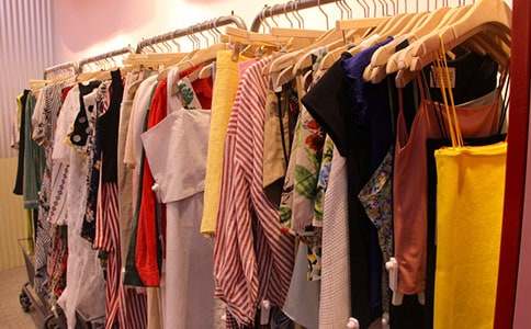 小班美术欣赏教案为小鱼穿上花衣服反思