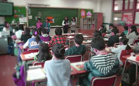 大班数学公开课区分左右教案(通用10篇)