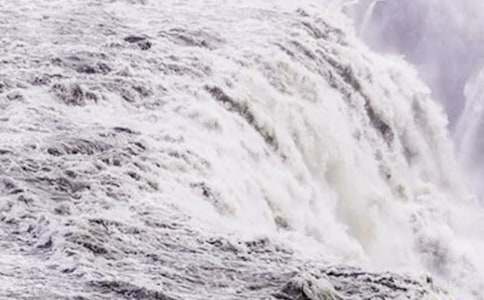 《紫藤萝瀑布》的教学设计方案