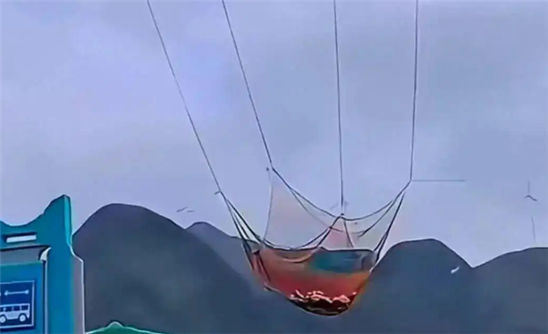 贵州花江峡谷大桥“无绳蹦极”被叫停 景区：安全评估未完成