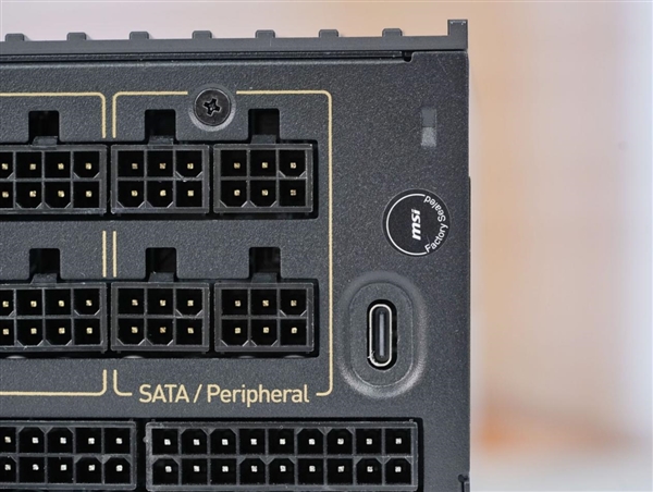 轻松驾驭RTX 5090！微星MEG Ai1600T PCIE5超神电源图赏