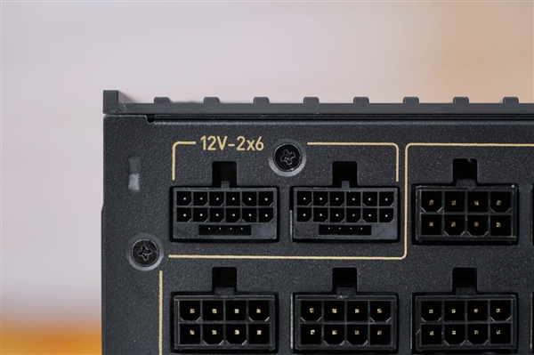 轻松驾驭RTX 5090！微星MEG Ai1600T PCIE5超神电源图赏