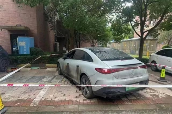 奔驰电动车小区地库起火：预约充电结束后热失控