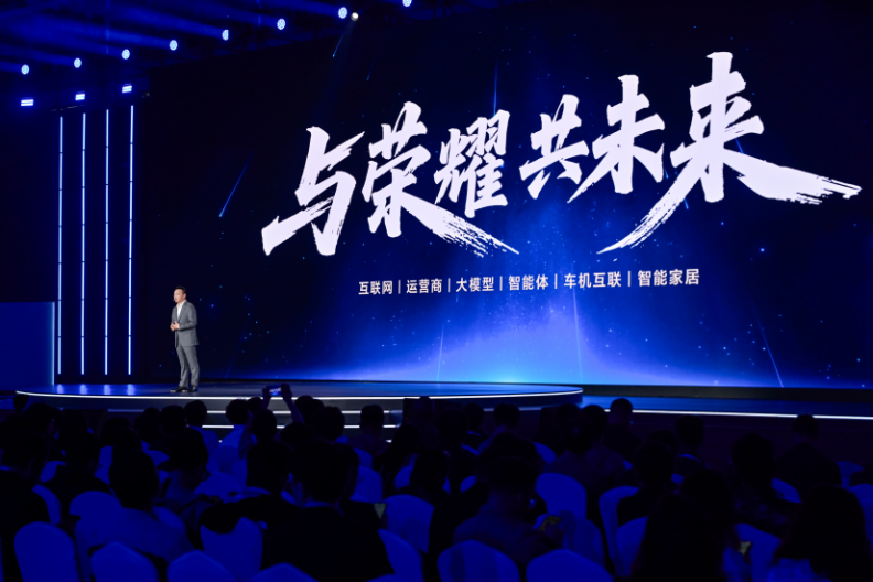 从 OS 到 AIOS:荣耀MagicOS 10 如何以“五维进化”重构智能终端体验?