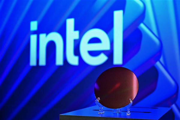 Intel 14A工艺冲击代工:客户初步反馈令人鼓舞!