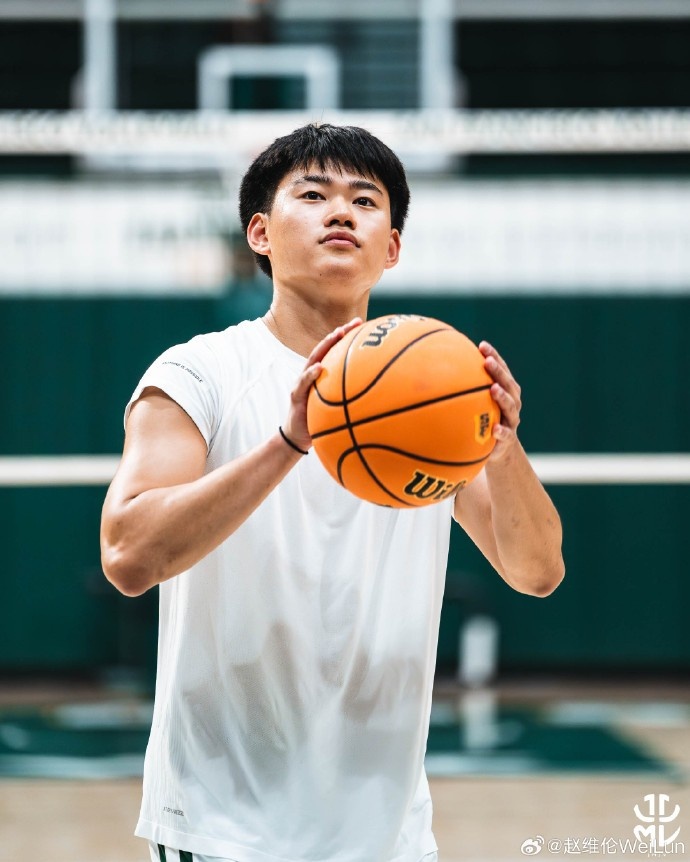 媒体人:王俊杰是核心球员 赵维伦在NCAA的处境和瀚森在NBA的类似