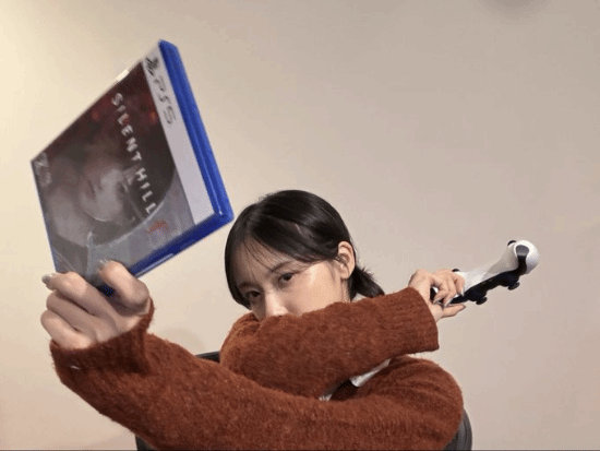 都爱看美女遭罪！女主演员玩《寂静岭f》播放量猛涨