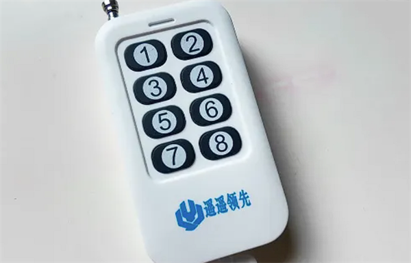 《人民日报》提醒：不当使用“万能遥控器”抬杆或涉嫌违法