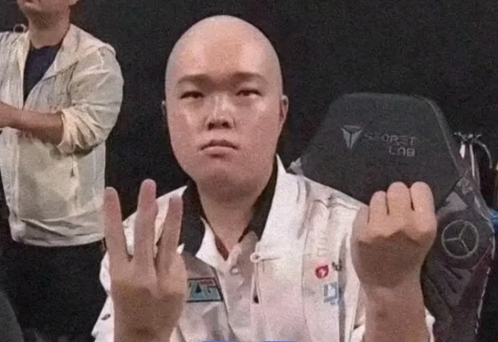 如何评价LPL现在的观赛氛围?无论哪支队伍输了,都一堆人踩一脚?