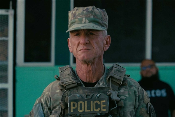 这可能是今年最“辱美”的电影