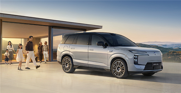 同级最多电机!三排六座SUV腾势N8L上市:29.98万起