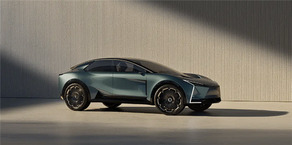 六轮超豪华面包车首发!雷克萨斯三款LS概念车亮相东京车展