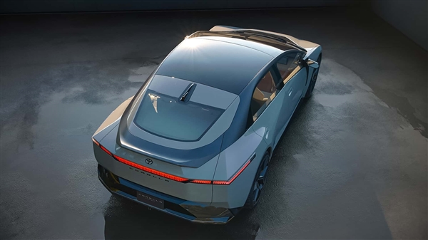 丰田玩激进 买菜车超进化!全新卡罗拉概念车首发