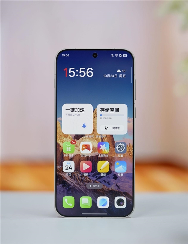 行业第一块165Hz高刷高分屏!一加15图赏