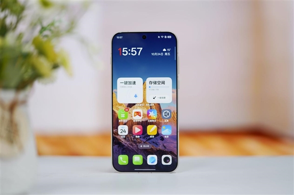 行业第一块165Hz高刷高分屏!一加15图赏