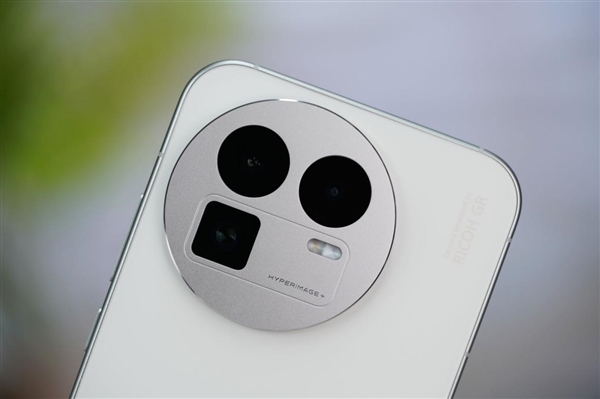 全球首发理光GR影像!真我GT8 Pro图赏