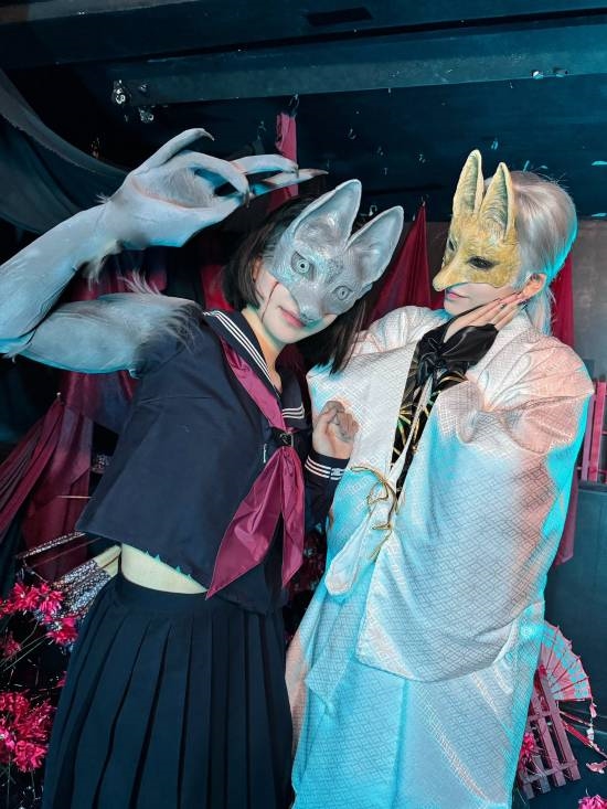 《寂静岭f》美女cos分享:黑袜JK 绝美侧颜