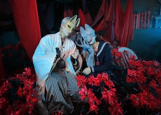 《寂静岭f》美女cos分享:黑袜JK 绝美侧颜