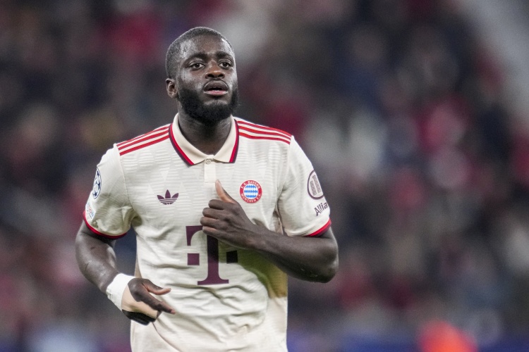 体图:于帕续约问题在于签字费分歧,拜仁具体询问格伊的情况