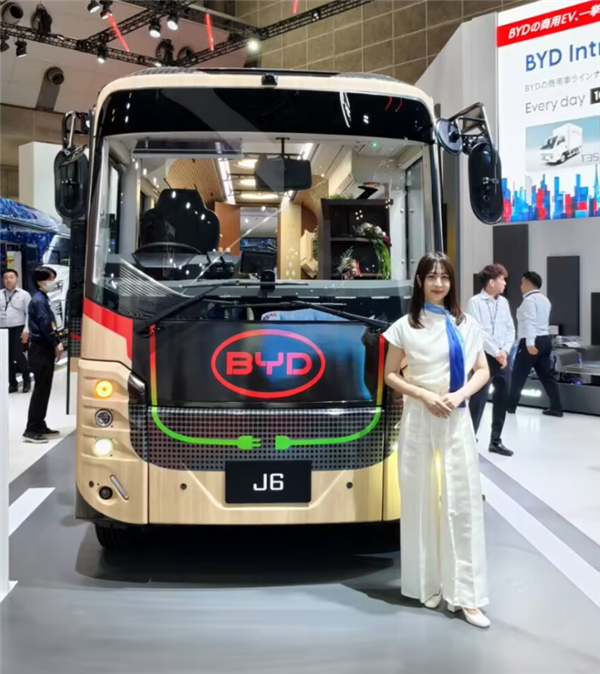 两款专为日本打造 比亚迪J6、J7、K8纯电巴士亮相东京车展
