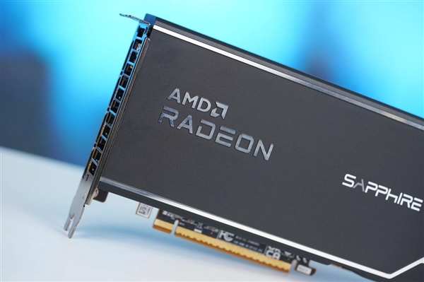 AMD最强专业显卡!蓝宝石AMD Radeon AI Pro R9700 32GB显卡图赏
