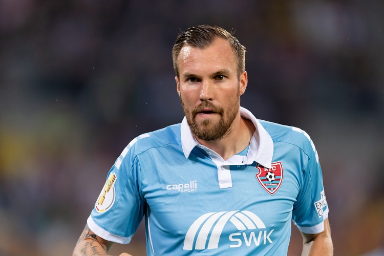 37岁继续踢!“大十字”格罗斯克洛伊茨签约德国第7级别联赛球队