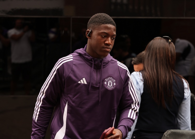 罗马诺:曼联坚持要留住梅努和齐尔克泽,西汉姆想租借二人半年