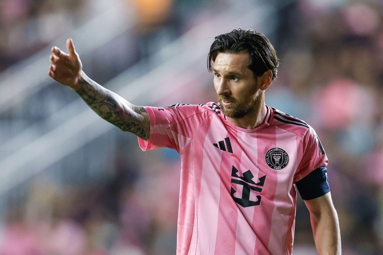 沙特知名青训学院CEO:梅西曾主动请缨来沙特踢球 被体育部长拒了