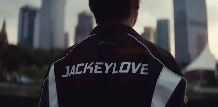 JackeyLove：Caps我会带你重回18年的记忆 这一次也没什么不一样