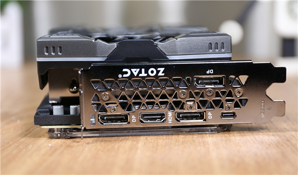 AMD RX 7900显卡的USB-C接口废了!不再能充电