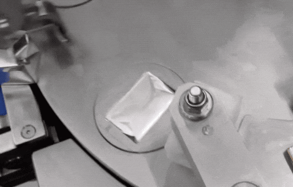 是谁给黄油块包得整整齐齐