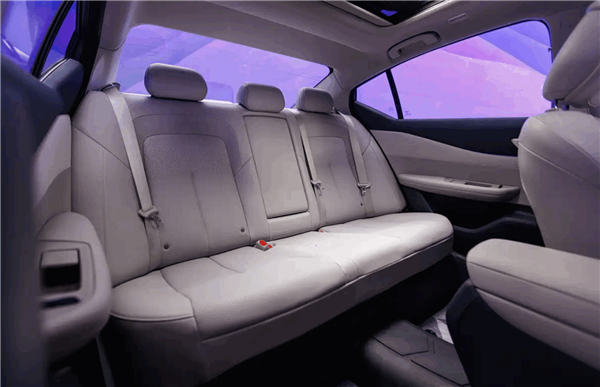 首搭华为座舱的燃油车!东风日产天籁·鸿蒙座舱内饰首发