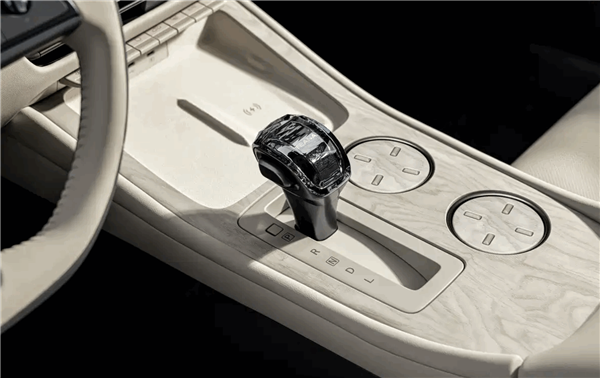 首搭华为座舱的燃油车!东风日产天籁·鸿蒙座舱内饰首发