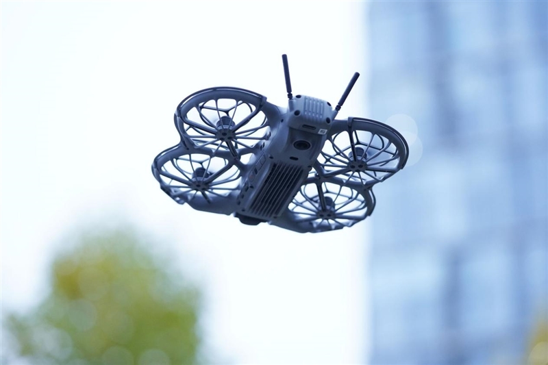 最适合入门的无人机!大疆Neo 2评测:4K60帧影像 全向避障随便飞!