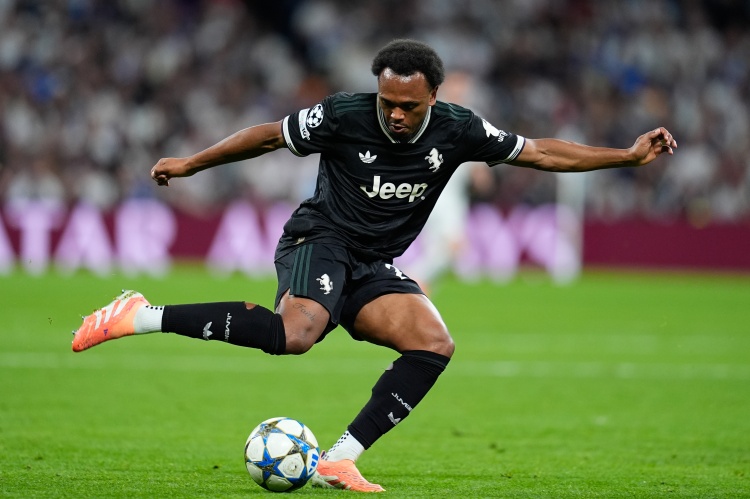 记者：奥蓬达买断费4060万欧+浮动，若尤文排名意甲前10强制执行