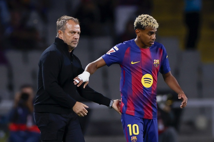 记者:弗里克与亚马尔之间没问题,他唯一担心的是球队的伤病