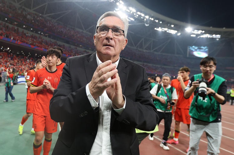 足球报:伊万把最令人失望的履历留给了国足,未做到知人善任