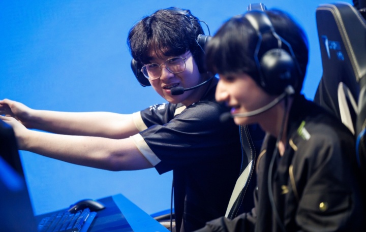 JDG?爆料:有LPL豪门战队正在接触ZEUS